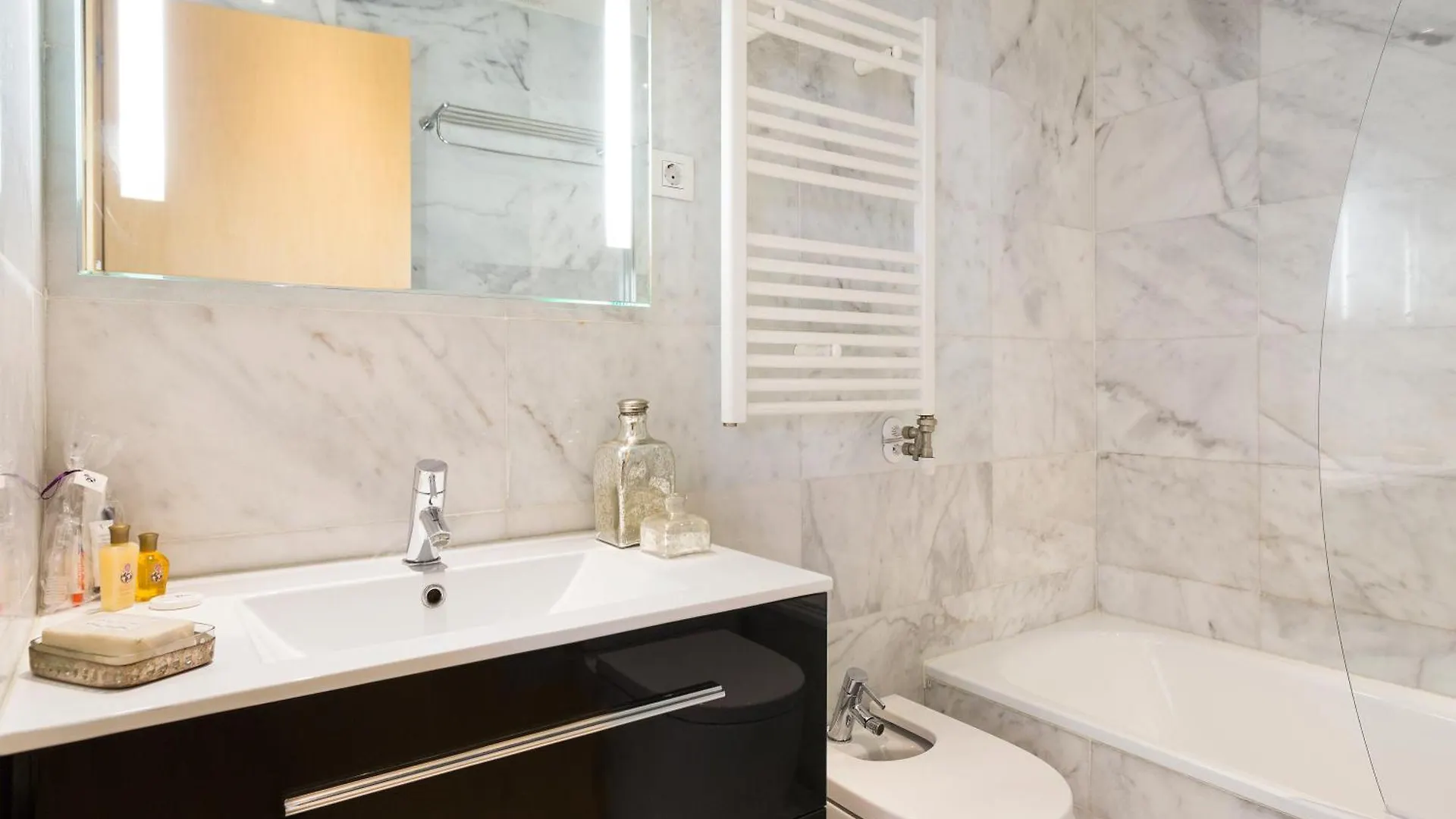 My Space Emirates - Fully Equipped Apartments Near The Beach With Shared Pool Barcelona 0*,  Spain