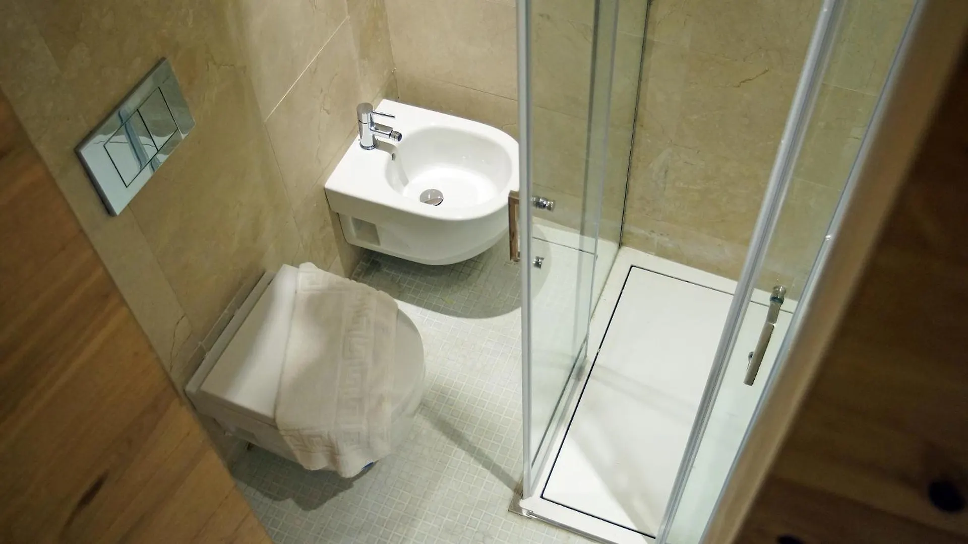 My Space Emirates - Fully Equipped Apartments Near The Beach With Shared Pool Barcelona