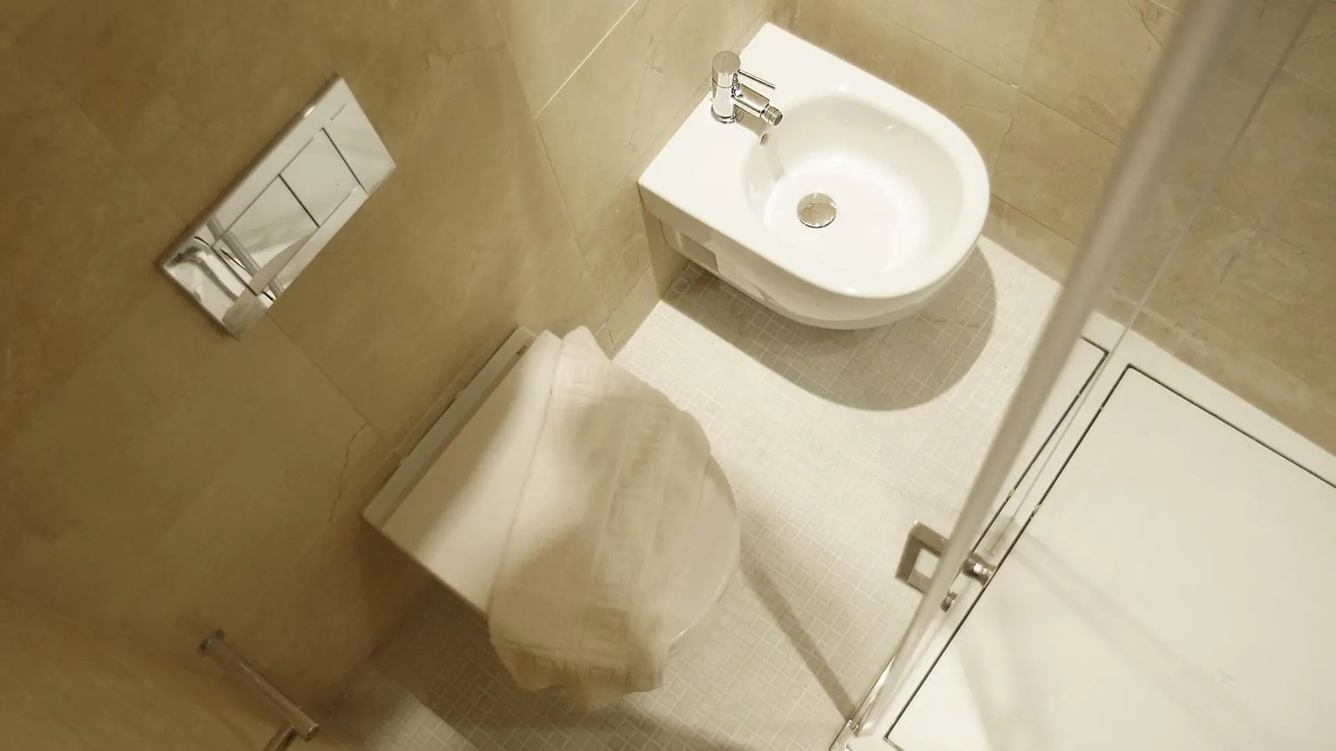My Space Emirates - Fully Equipped Apartments Near The Beach With Shared Pool Barcelona