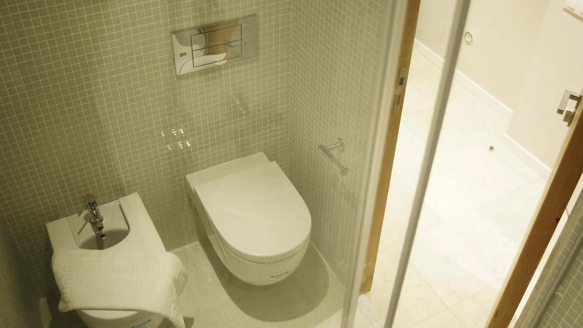 My Space Emirates - Fully Equipped Apartments Near The Beach With Shared Pool Barcelona 0*,