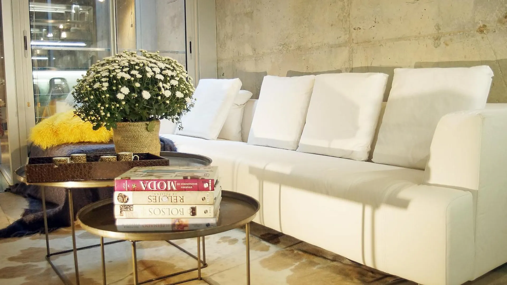 My Space Emirates - Fully Equipped Apartments Near The Beach With Shared Pool Barcelona