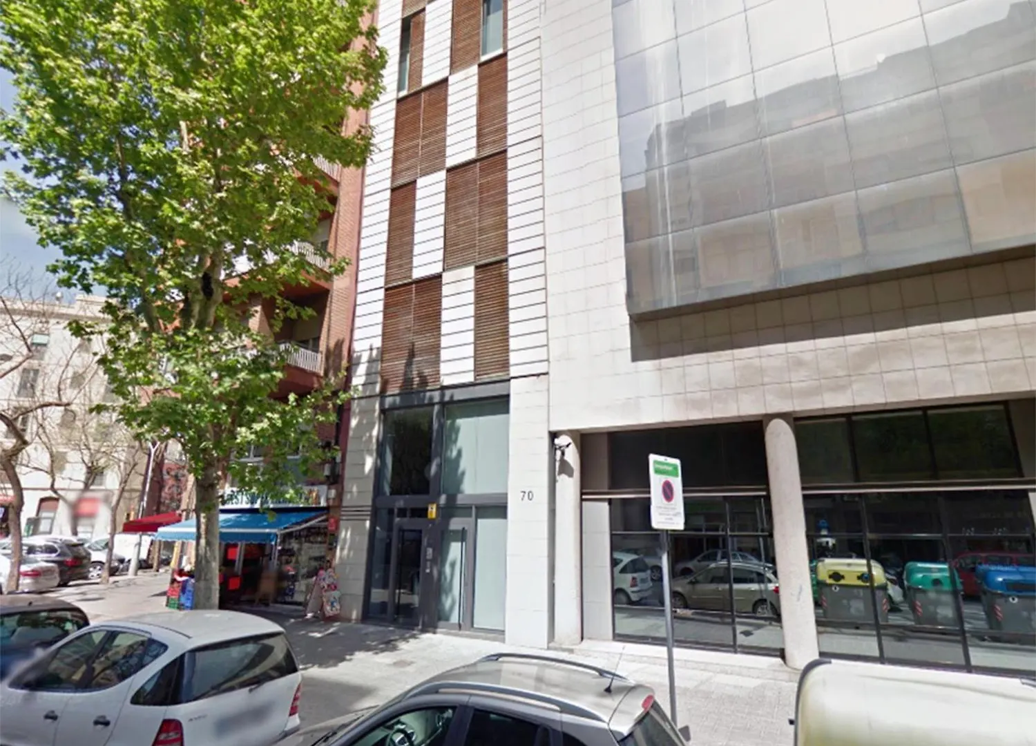 My Space Emirates - Fully Equipped Apartments Near The Beach With Shared Pool Barcelona 0*,