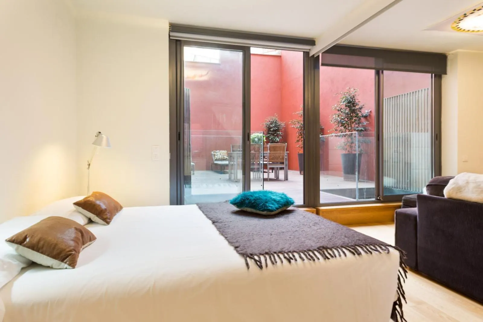 My Space Emirates - Fully Equipped Apartments Near The Beach With Shared Pool Barcelona Spain