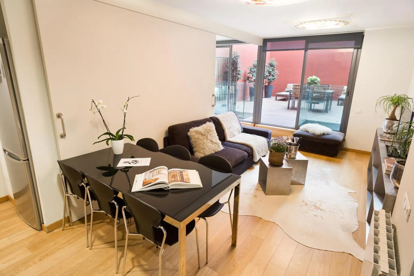 My Space Emirates - Fully Equipped Apartments Near The Beach With Shared Pool Barcelona Spain
